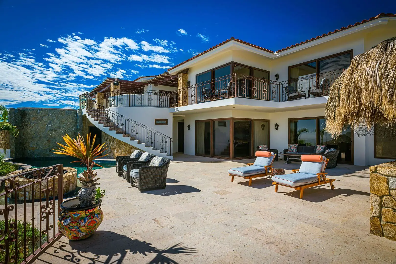 Luxurious Live with Cabo Real Estate